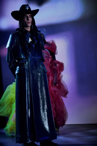 Look 38
